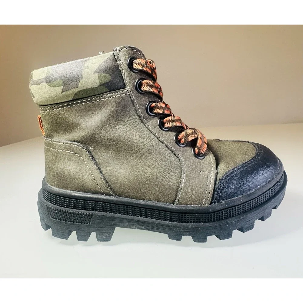 KIABI Kid's Winter Boots Boy's Olive Hiker Boot Sz US 8,5 (EU 25, 15 cm)